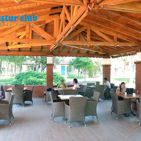 אתר נופש Kustur Club Village קוסדסי